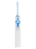 Weight and Balance: Display of the bat’s balanced weight (1160-1200 gm), ensuring an ideal combination of power and control.