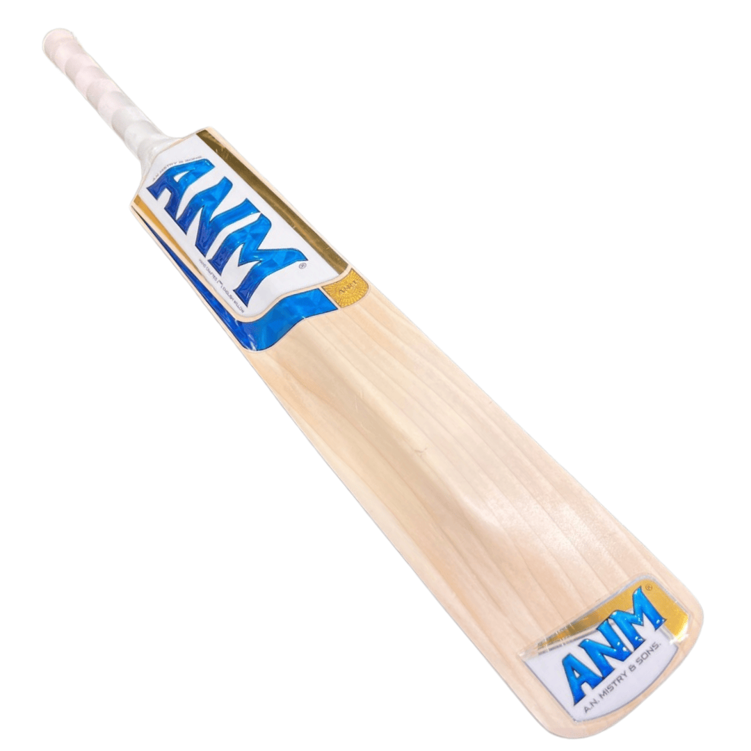 Ergonomic Handle: Traditional round-shaped handle provides superior grip and bat control.