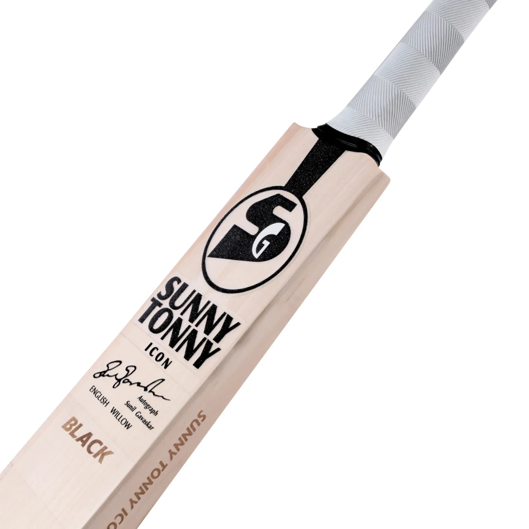 Full-Size Profile: Full-length side view of the bat, measuring 85.7 cm (33.7 inches), ideal for professional players.